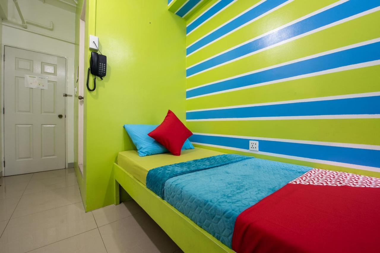 Oyo 501 Yuj Inn Pasay Exterior photo