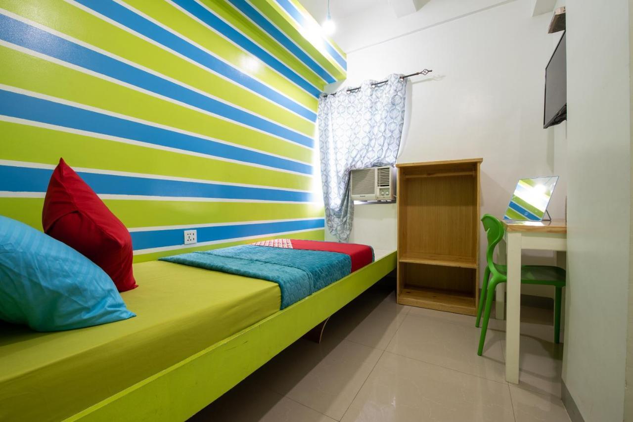 Oyo 501 Yuj Inn Pasay Exterior photo