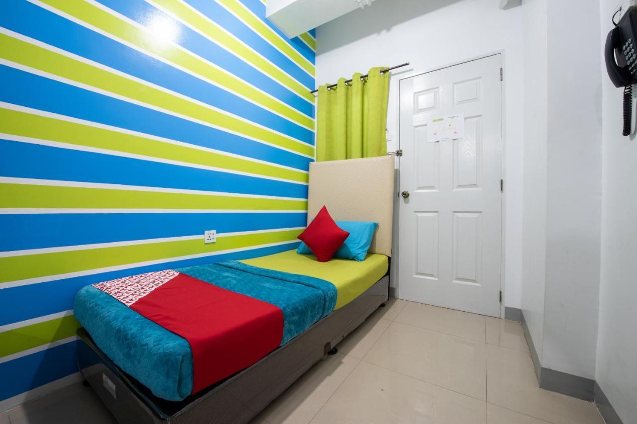 Oyo 501 Yuj Inn Pasay Exterior photo